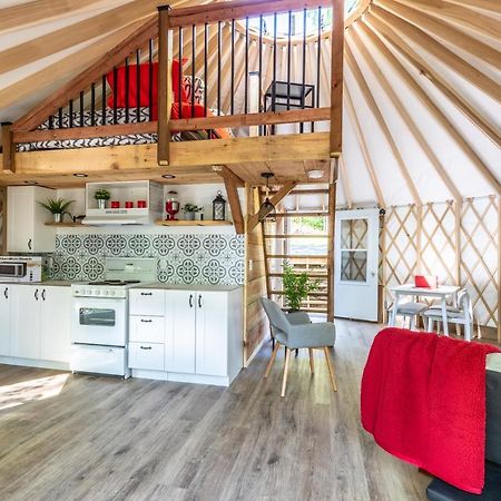 Yourtes Glamping Du Poisson Blanc Notre-Dame-du-Laus Eksteriør bilde