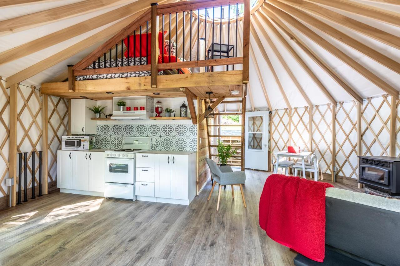 Yourtes Glamping Du Poisson Blanc Notre-Dame-du-Laus Eksteriør bilde