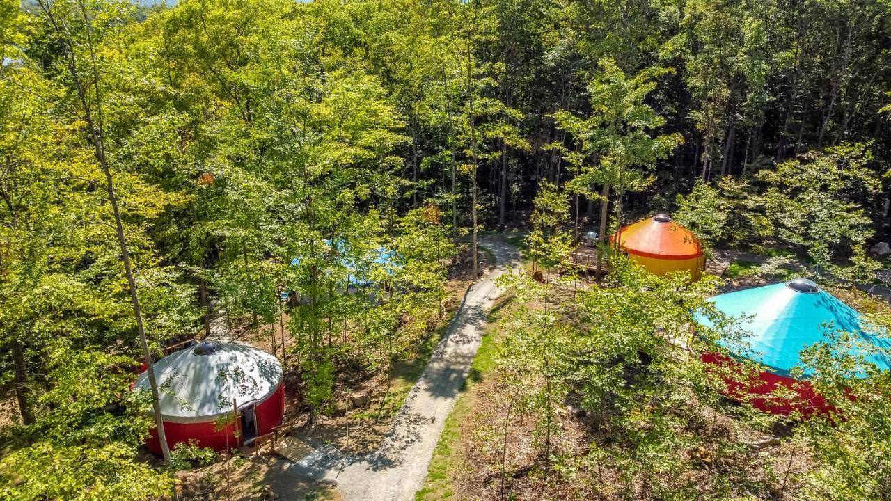 Yourtes Glamping Du Poisson Blanc Notre-Dame-du-Laus Eksteriør bilde