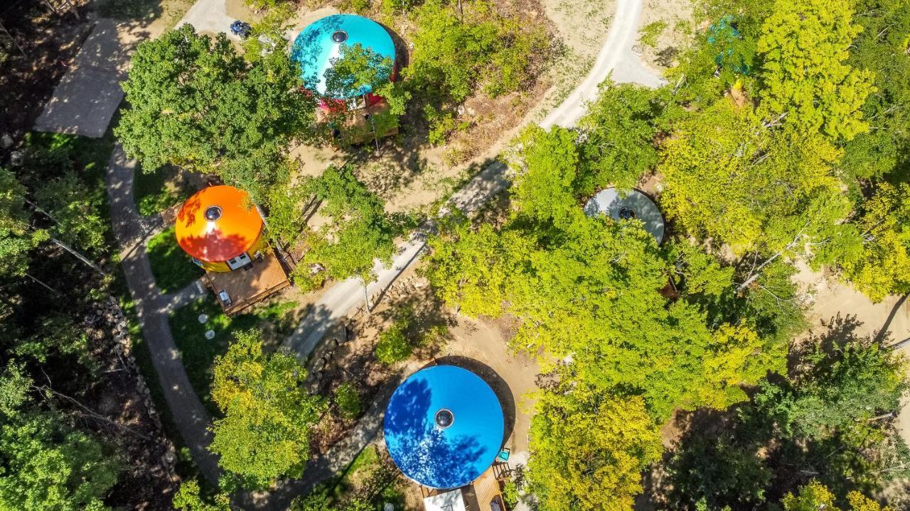 Yourtes Glamping Du Poisson Blanc Notre-Dame-du-Laus Eksteriør bilde