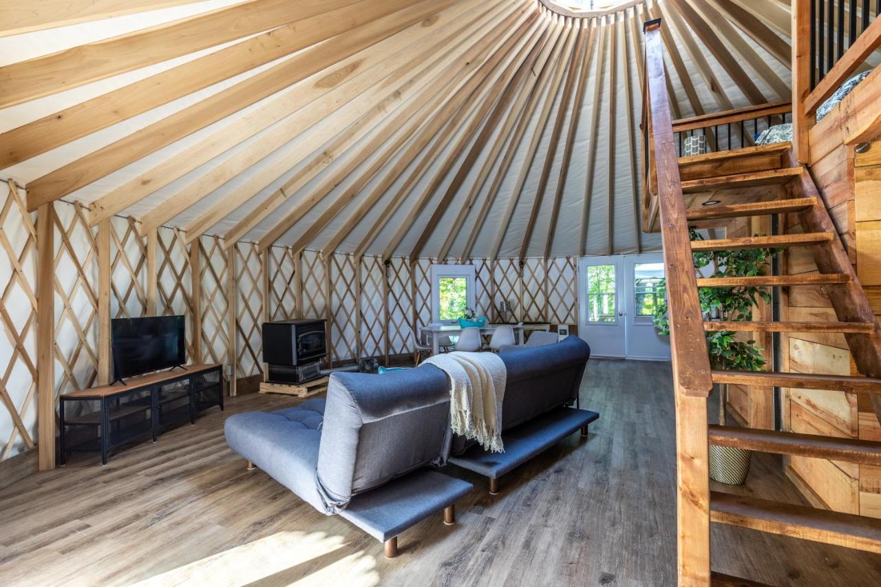 Yourtes Glamping Du Poisson Blanc Notre-Dame-du-Laus Eksteriør bilde